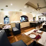 Jess Krolewski Old Town Hotell