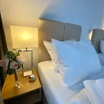 Jess Krolewski Old Town מלון 3*