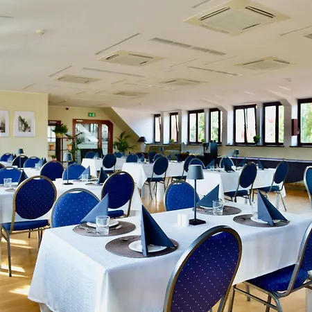 Jess Krolewski Old Town Hotel 3*
