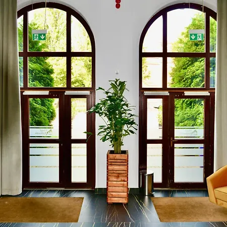 Jess Krolewski Old Town Hotel 3*