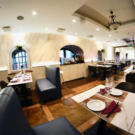 Jess Krolewski Old Town Otel