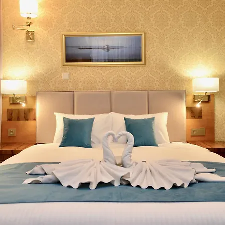 Jess Krolewski Old Town Hotel 3*