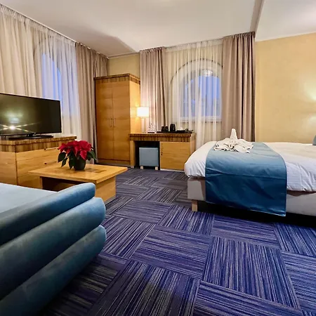 Jess Krolewski Old Town Hotel