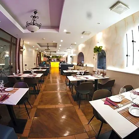 Jess Krolewski Old Town מלון 3*