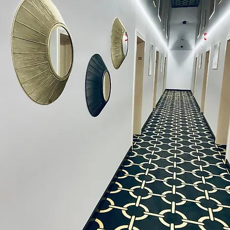 Jess Krolewski Old Town Hotel 3*