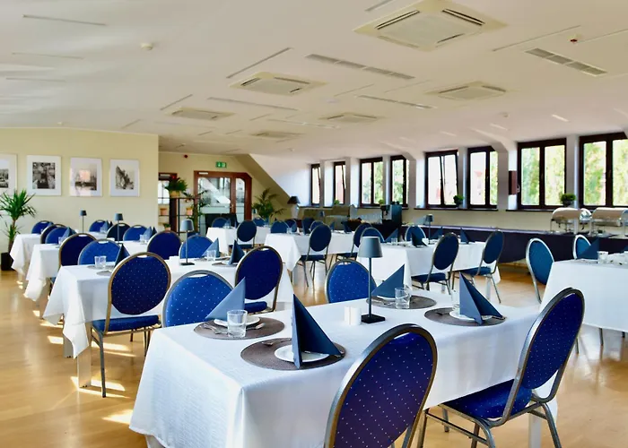 Jess Krolewski Old Town Hotel 3*