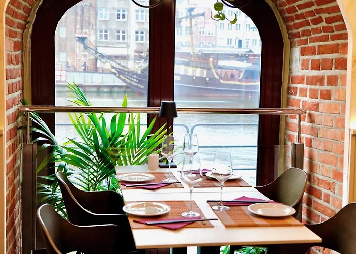 Jess Krolewski Old Town Hotel 3*