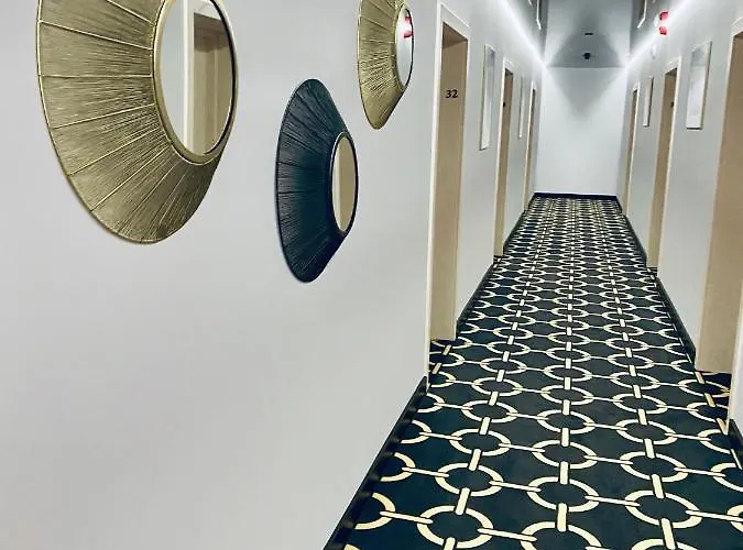 Jess Krolewski Old Town Hotel 3*