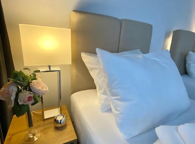 Jess Krolewski Old Town Hotel 3*